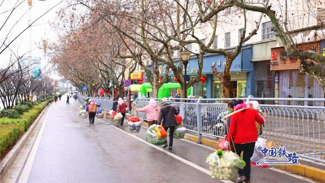 龙年大吉!“龙”字号车站送上祝福