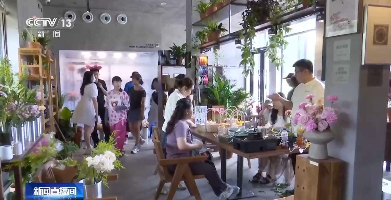 老空间解锁新场景 各地城市更新有了“新玩法”