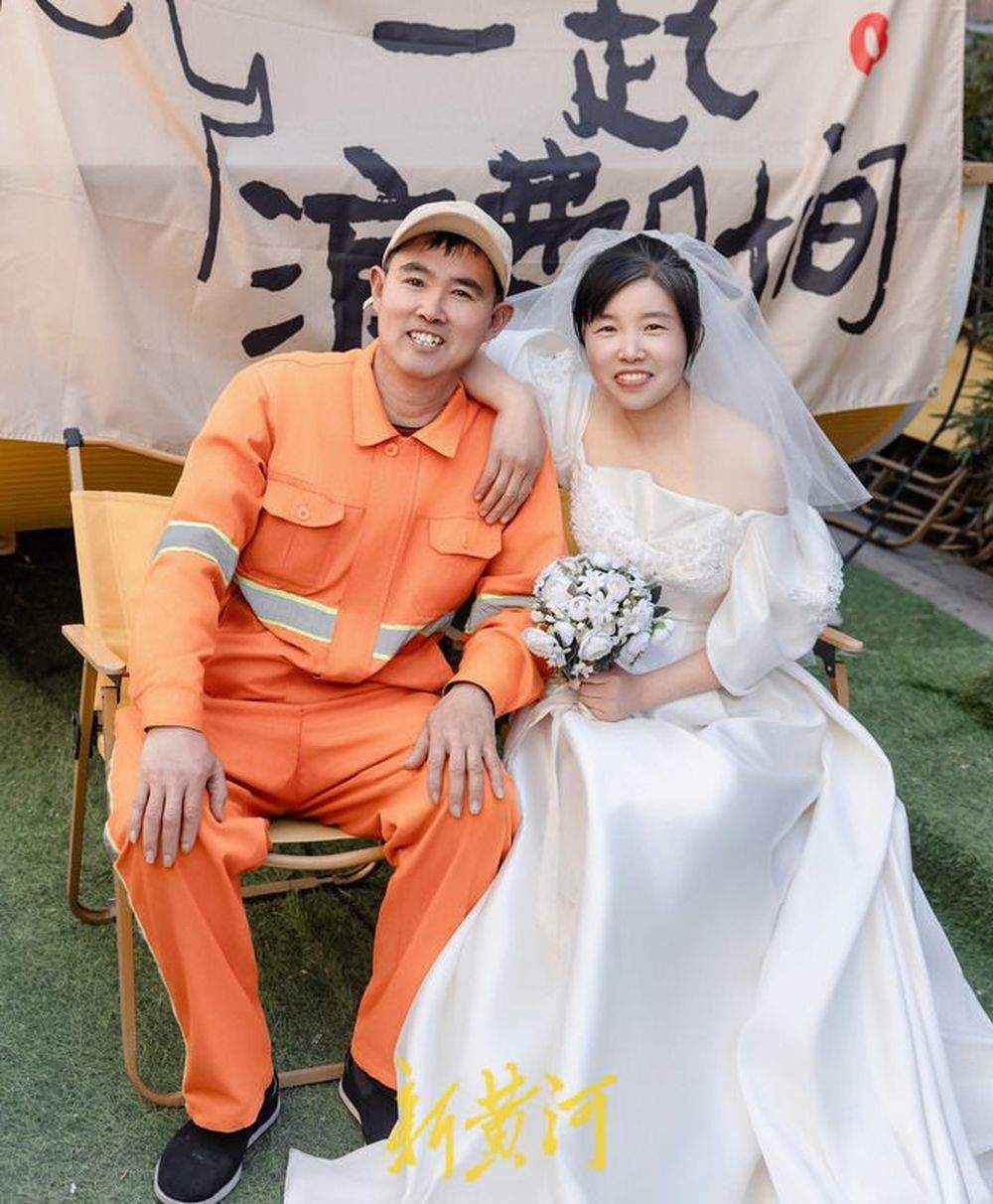 从青丝到白头，39年后他们收获了“迟到的浪漫”