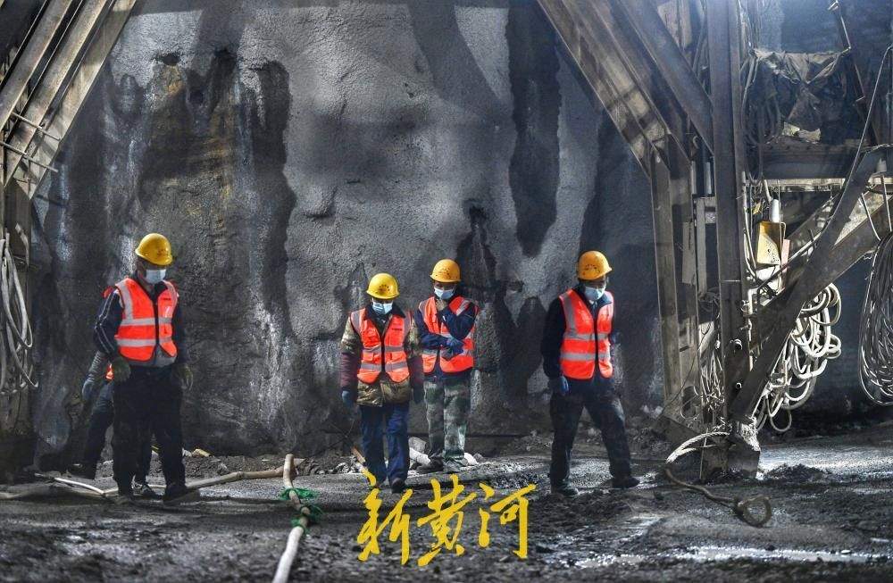 济枣铁路项目全面复工