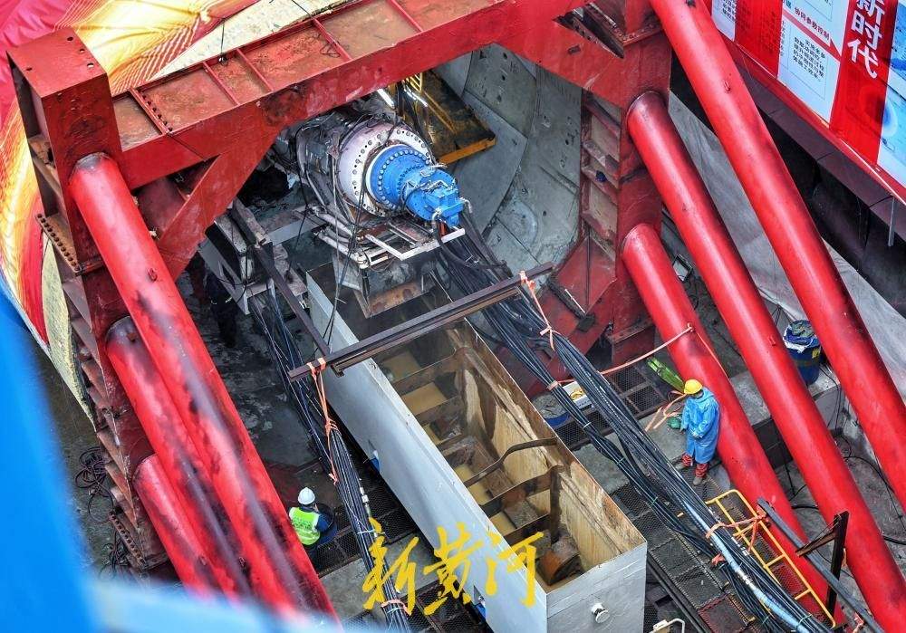 山东铁路建设史上首次盾构施工：“龙烟市域号”盾构机顺利始发，龙烟市域铁路预计2027年建成通车
