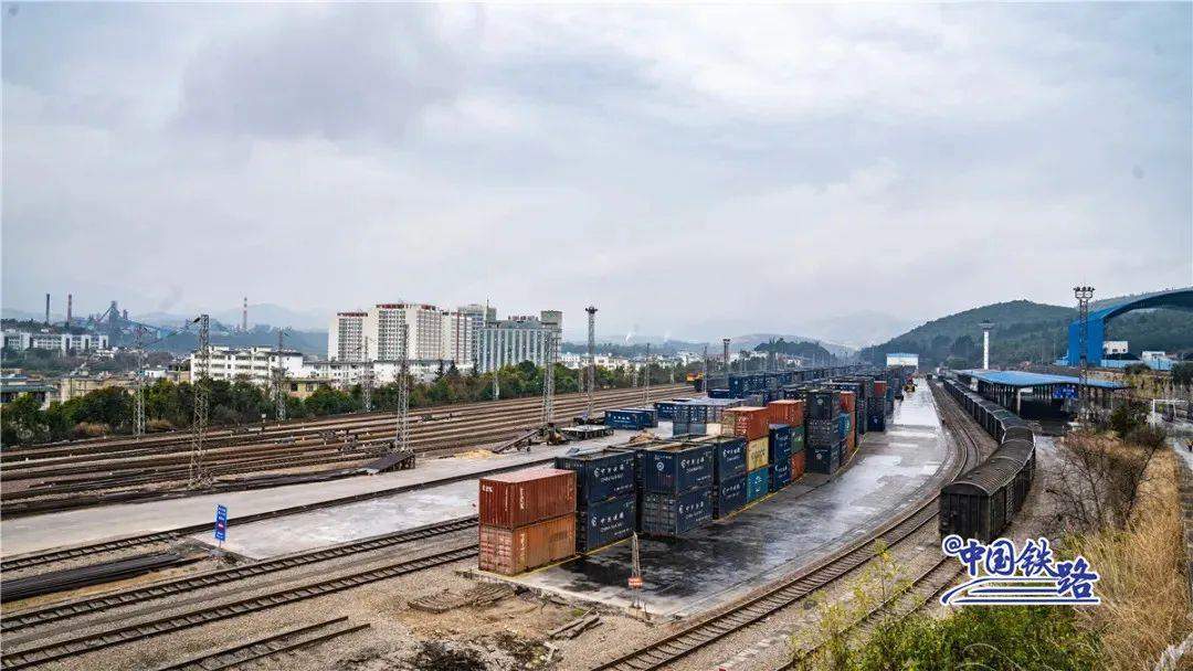 龙年大吉!“龙”字号车站送上祝福