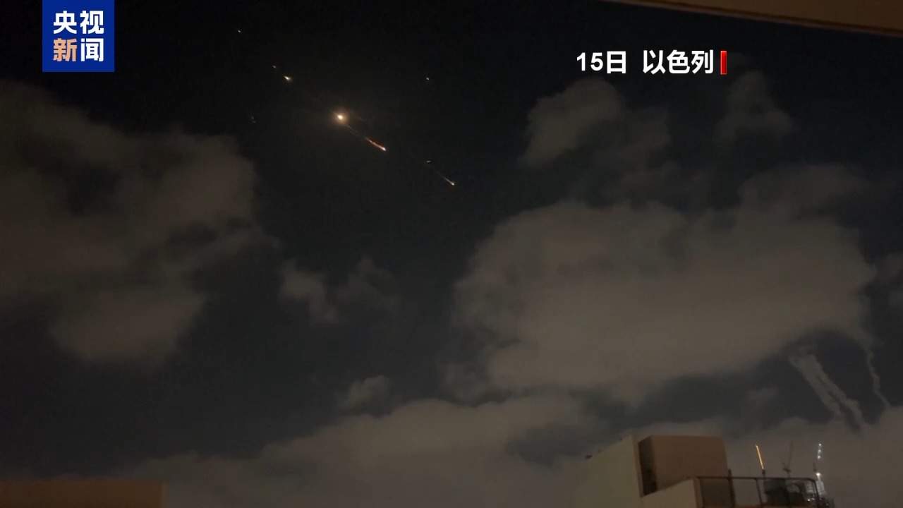 冲突持续一周 哈梅内伊发声绝不投降 美称对伊攻击计划获批