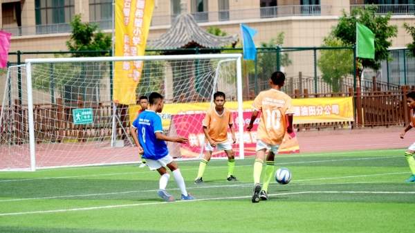 2025“石榴籽 阳光巴郎”新疆希望小学足球季总决赛在库车市举行