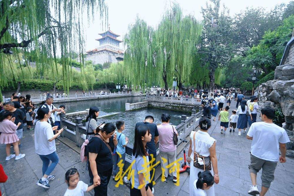 雨水助力 济南黑虎泉水位再次刷新今年最高值