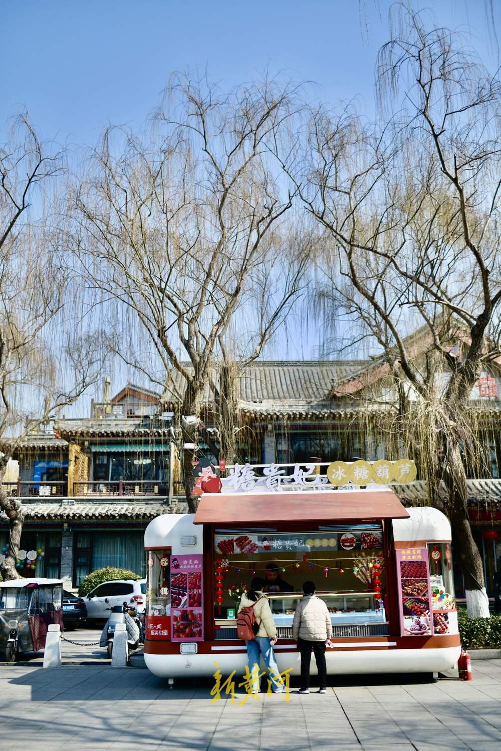 明湖市集再“延续”，多辆品牌售卖车进景区