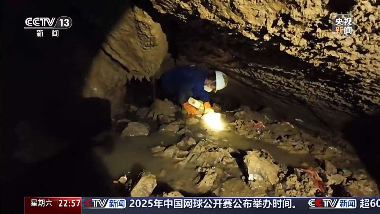 不间断、不休息 张家界溶洞已清理垃圾十余吨