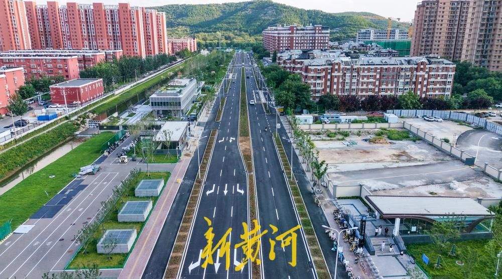 济南腊山河西路南延段全线通车，与滨河景观同步呈现