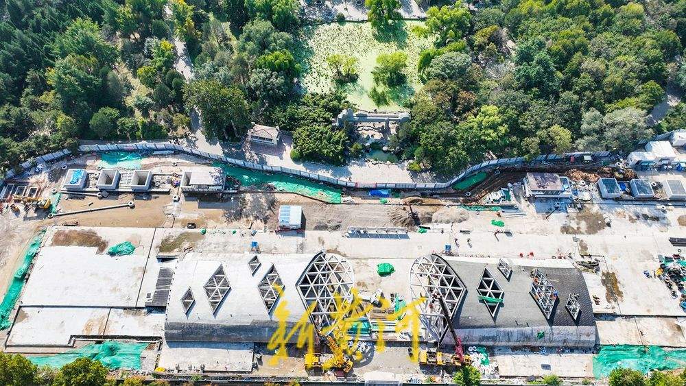 济南泉城公园旁地铁站地上部分进入装饰阶段,未来将成公园新地标