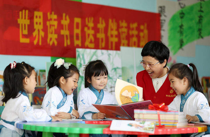 “每一位妇女都是时代的书写人、追梦的奋斗者”——以习近平同志为核心的党中央引领推动新时代妇女事业发展和妇联工作纪实