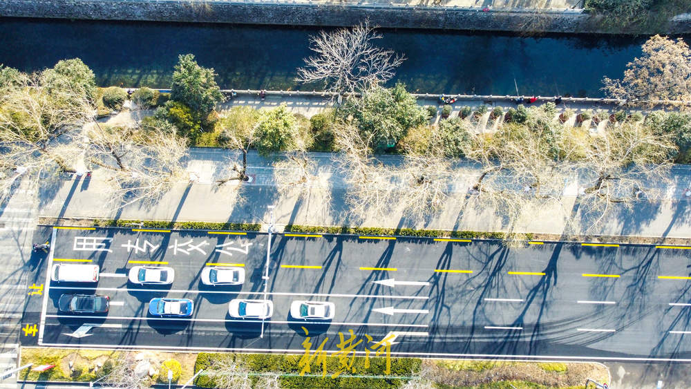 济南大明湖北大门快车道改造 新增待转调头车道缓拥堵