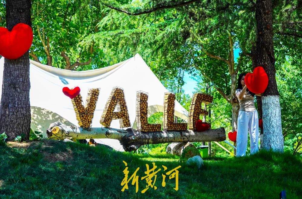 奥体网球馆旁景观焕新升级 单一绿地变身济南全龄“微景区”