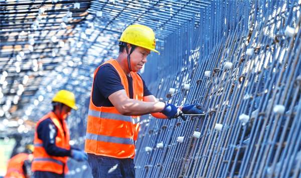 济滨高铁完成全线全部箱梁预制