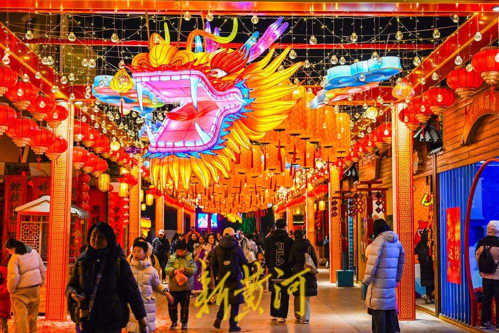 璀璨花灯亮起来，新春的喜庆氛围瞬间拉满