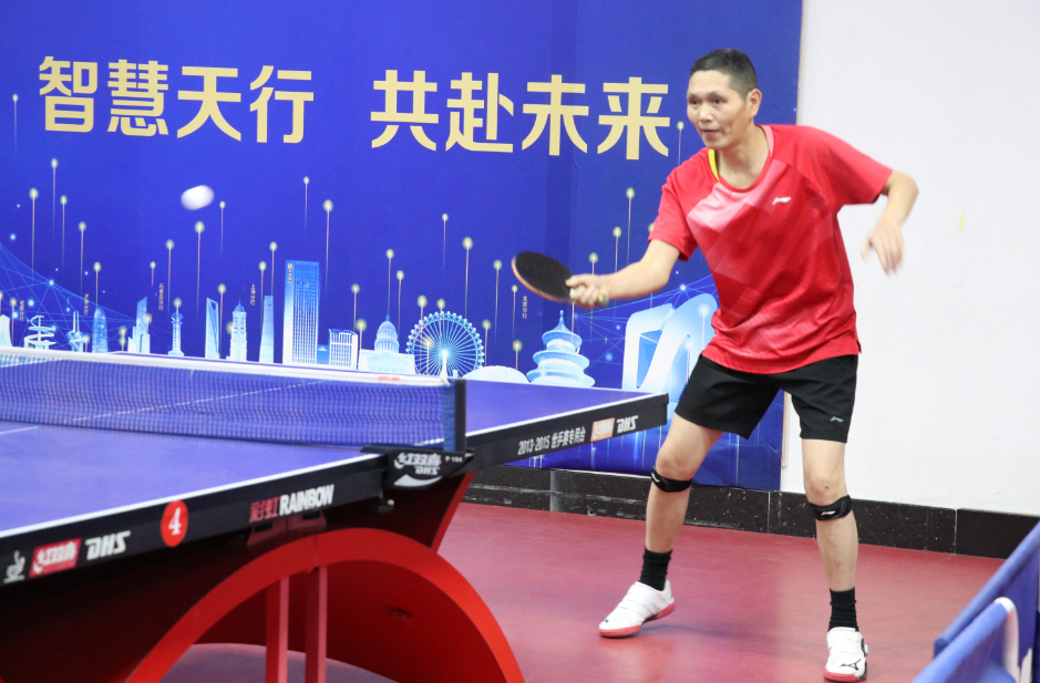“天津银行杯”第三届乒乓球团体赛燃情开赛 天津银行济南西城支行助力国球风采