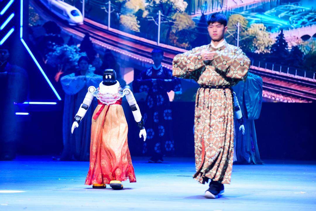 从“宣言”到舞台：山东机器人的初心与实践