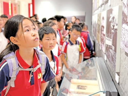 行走的课堂 遇见传媒力量！济南市昆仑小学走进济南日报报业大厦