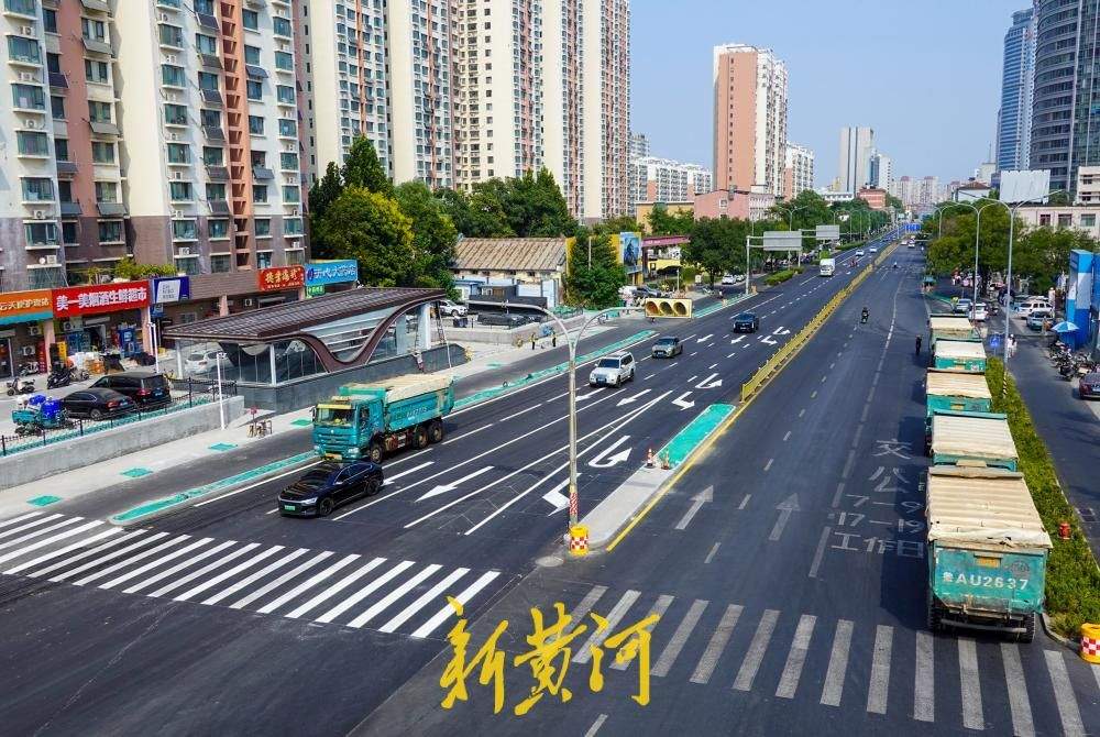 地铁施工围挡逐步拆除，济南经一路快车道上新