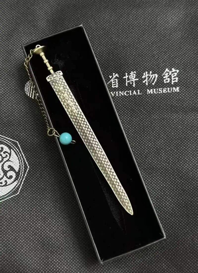 大量“越王勾践剑”被拦下,一机场提醒