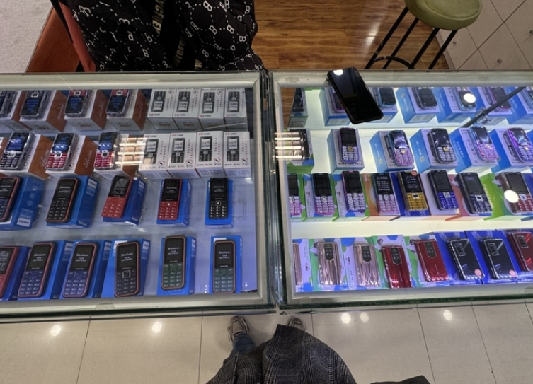 年轻人开始抢购“老人机”？济南商家有的一月补货两三次