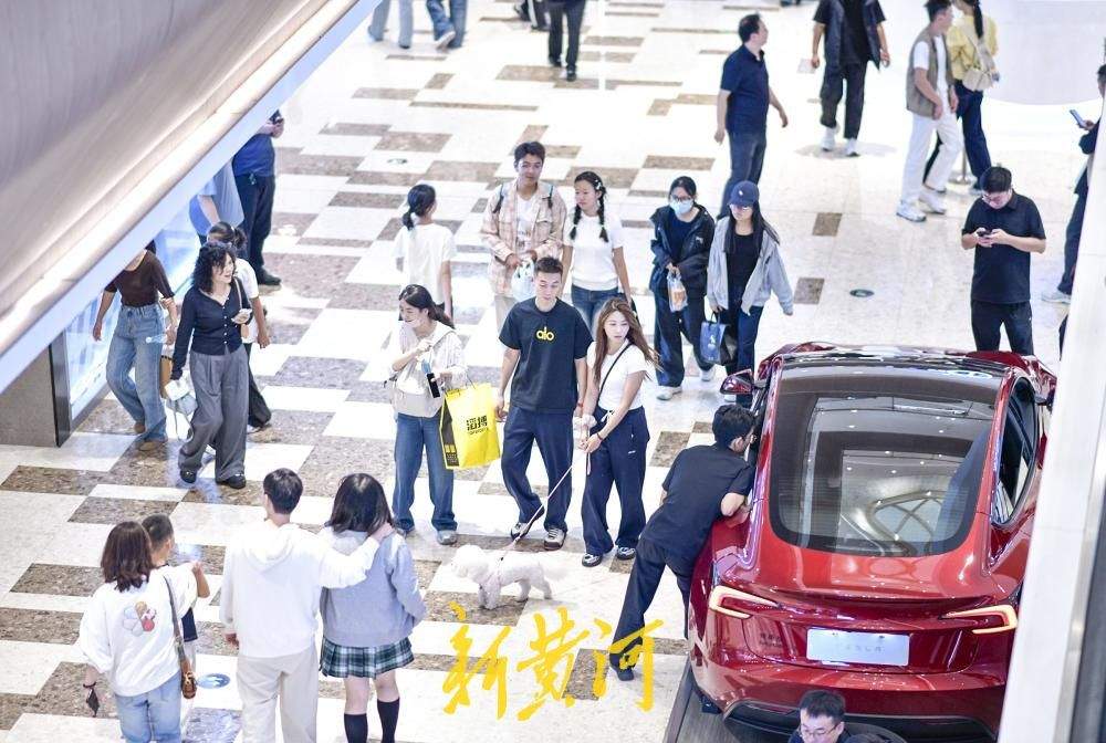 商圈涌动假日烟火，济南万象城多元场景点燃消费热情