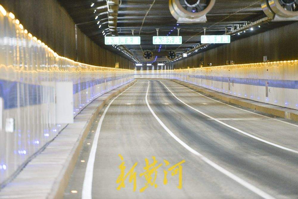 探访深藏高校地下的隧道,全长1250米双向六车道