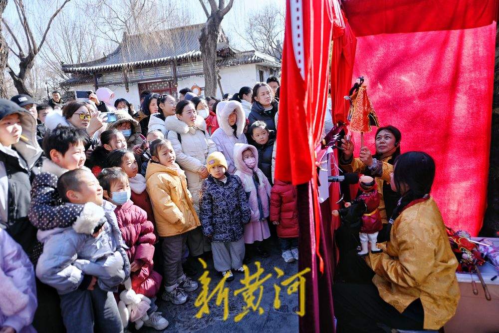 “泉”在济南过大年｜济南五龙潭公园上演“非遗木偶闹新春”