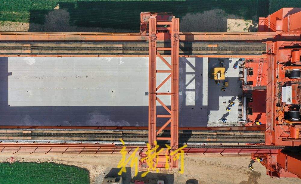 雄商高铁梁山至郓城段箱梁架设任务圆满完成