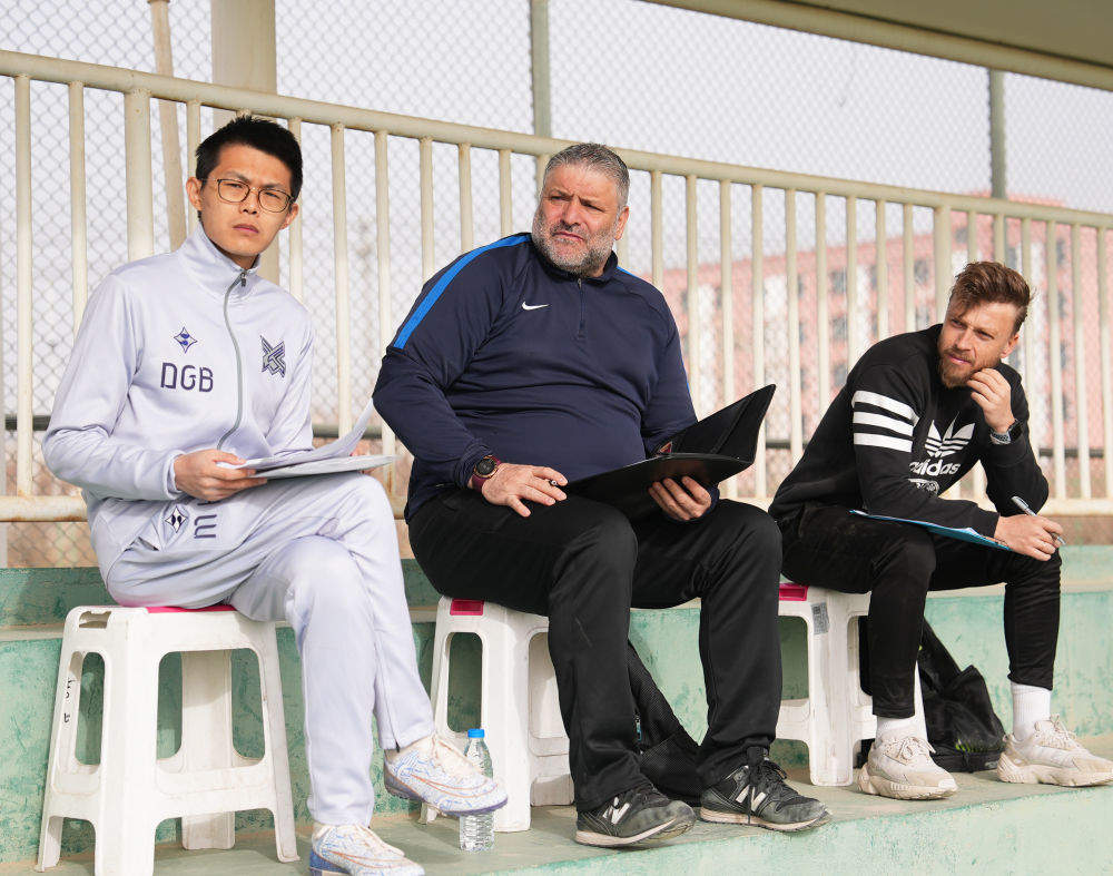 重返天山后，西班牙教头愿为新疆足球打地基