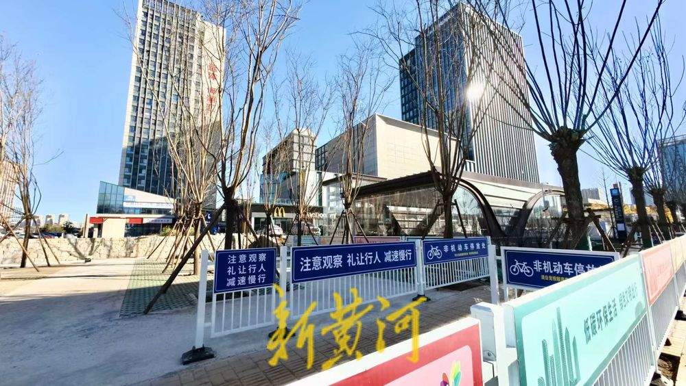 济南地铁4号线站点出入口挂牌，历城二中唐冶校区站亮相