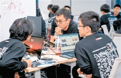 “手搓经济”一线观察：“搓得出”，更要“走得远”