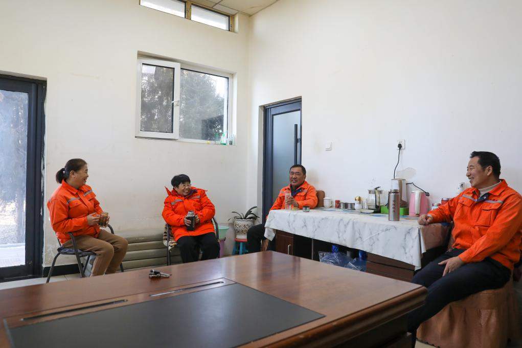 寒潮之下暖流汇聚——各地筑牢温暖“防线”