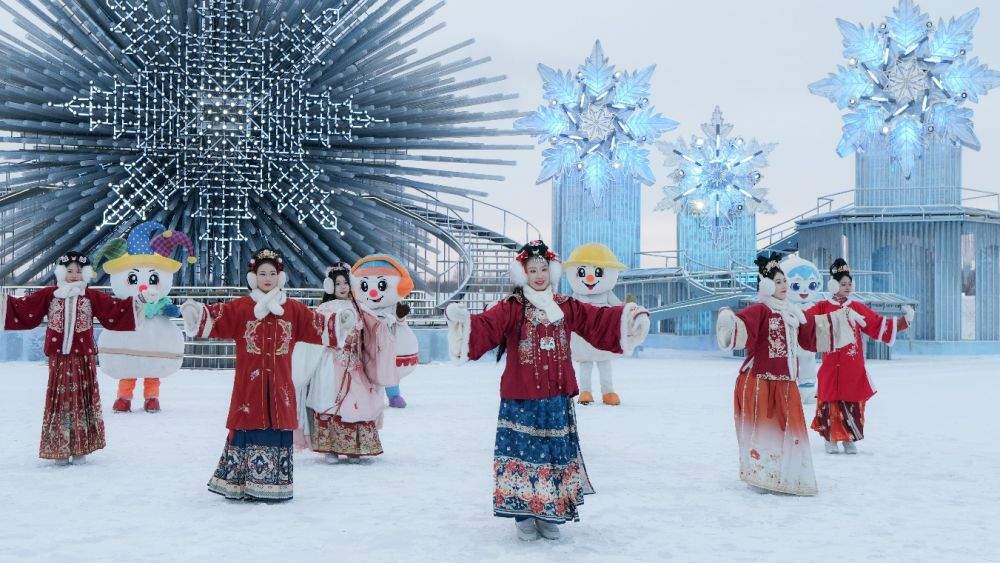 当春节遇上冬奥，“冰雪热”点燃消费新活力