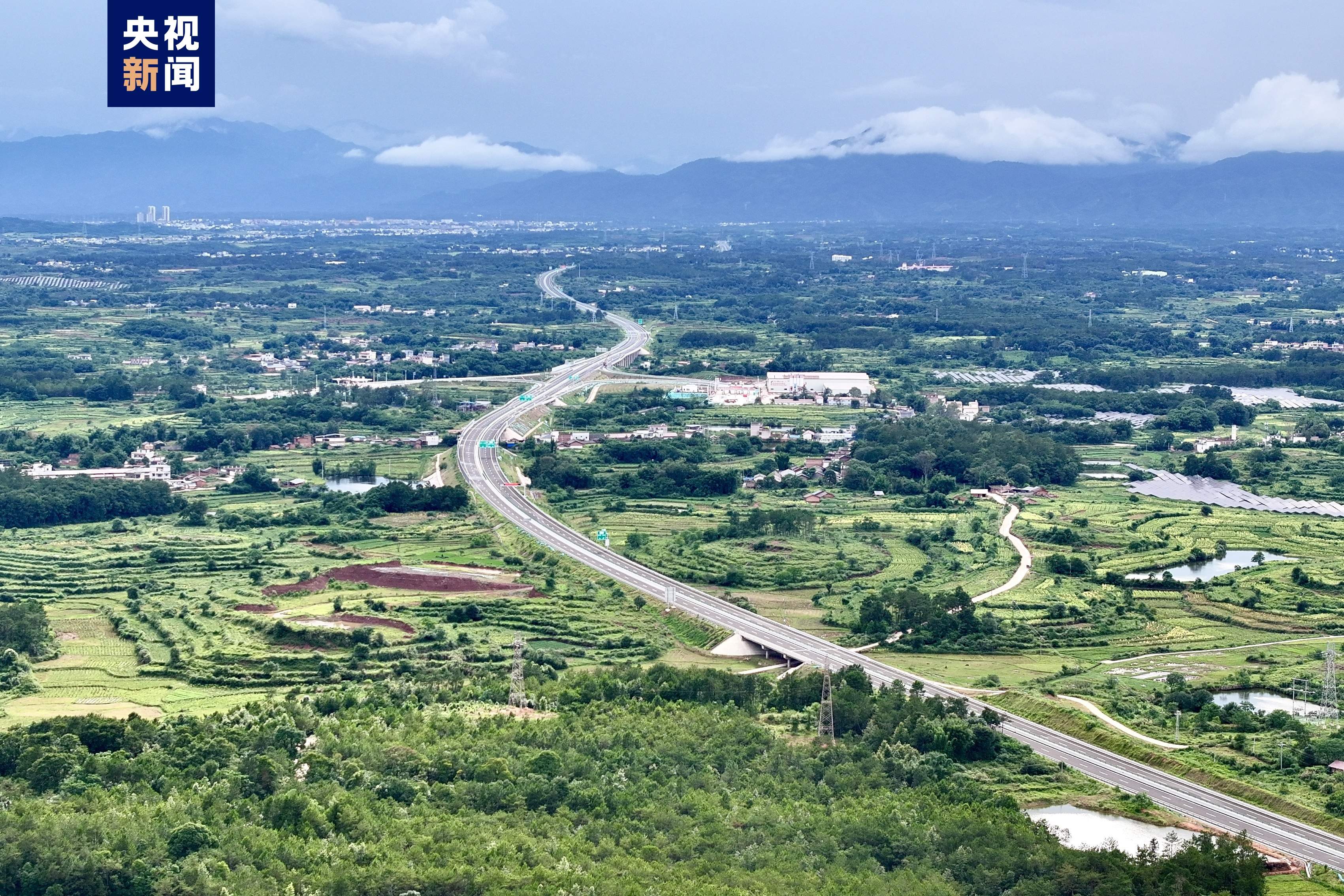 雄信高速今天正式通车 两地车程缩短至30分钟