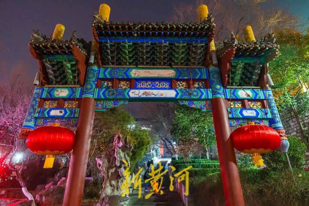 【网络中国节·春节】“泉”在济南过大年｜年味十足！花灯闪耀黑虎泉畔