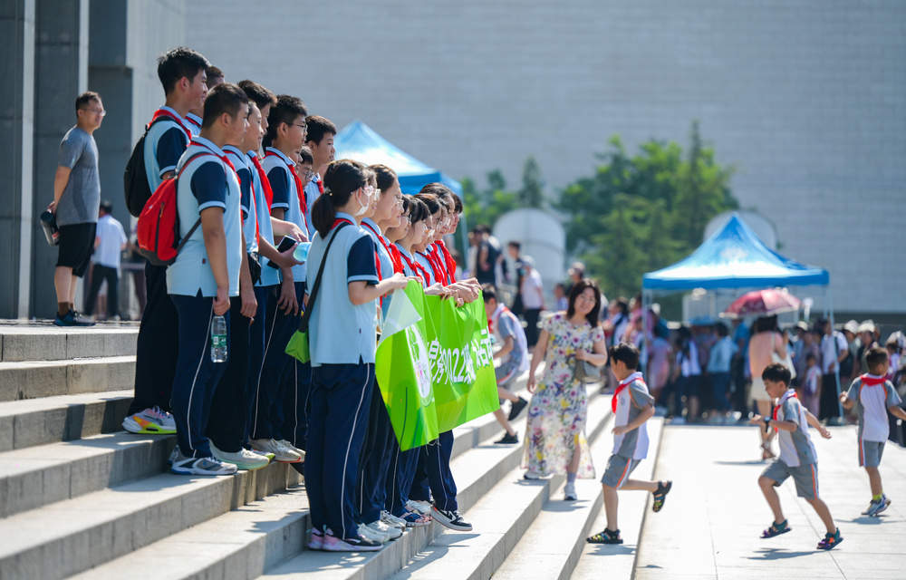 “泉”在济南过暑假