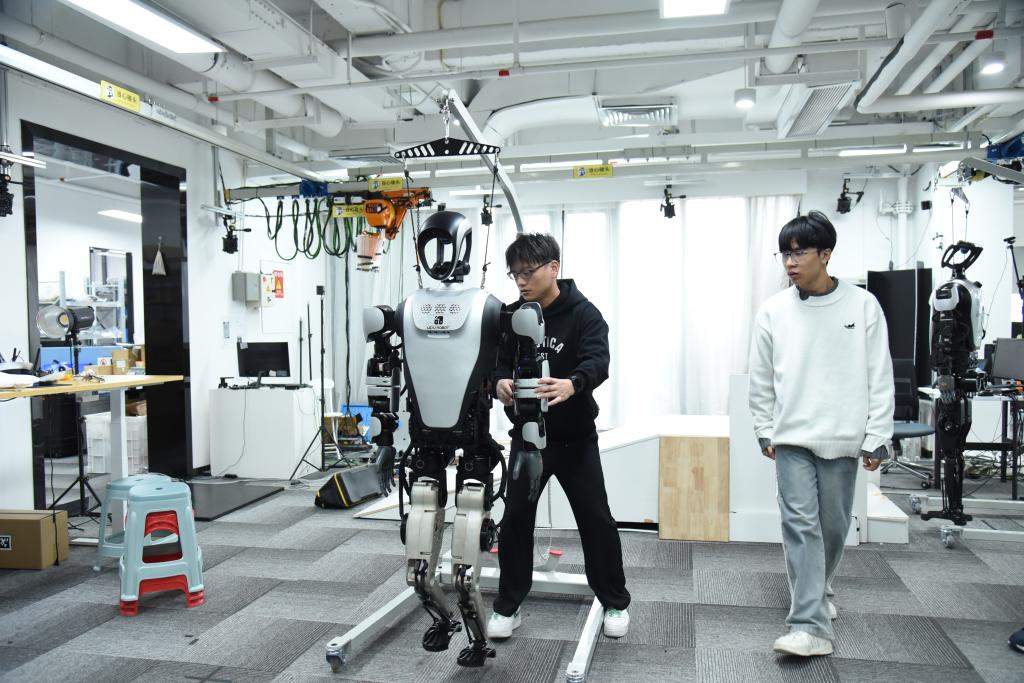 人形机器人“加速跑” 何时能进入日常生活？