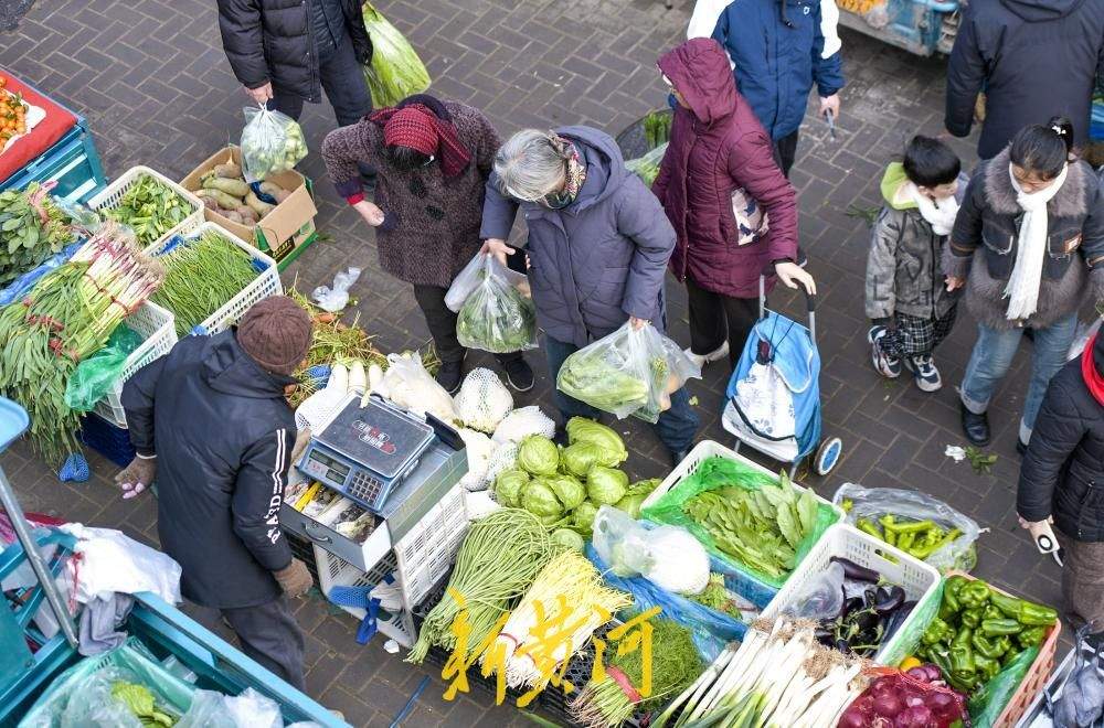 腊月过后年味浓，济南各个年货大集热闹起来