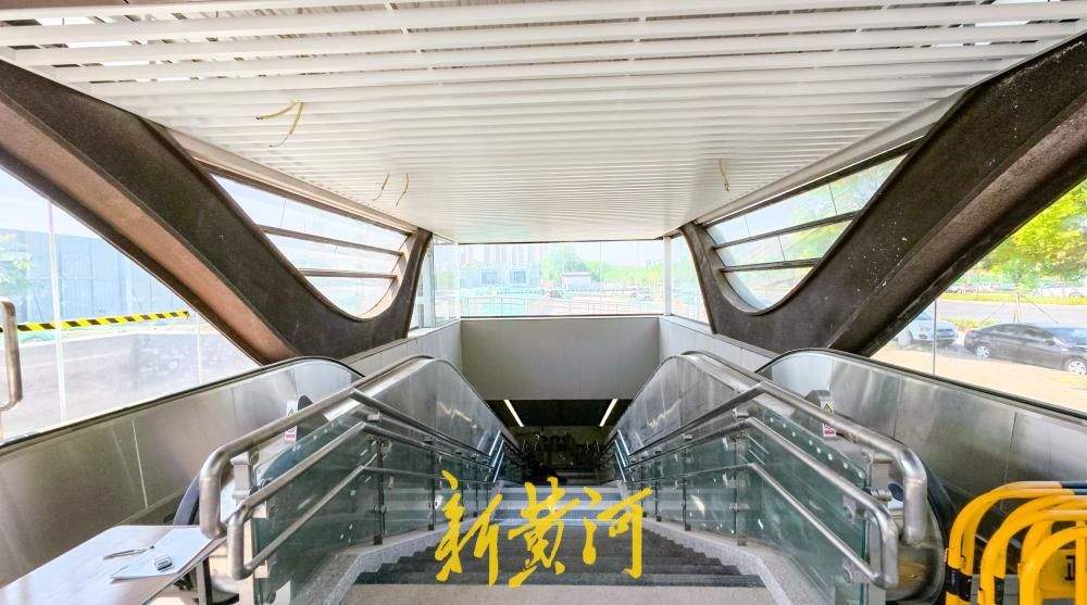 济南地铁6号线中央公园站部分出入口揭开面纱