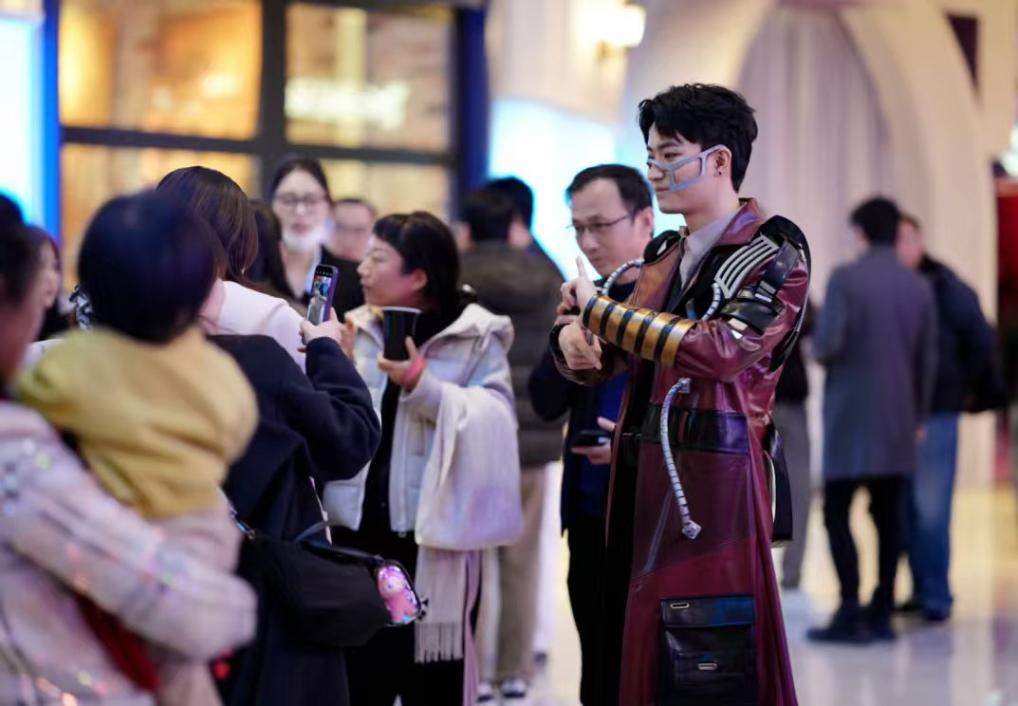 逛街自带“剧本”？在剧场式商业体与NPC飙戏