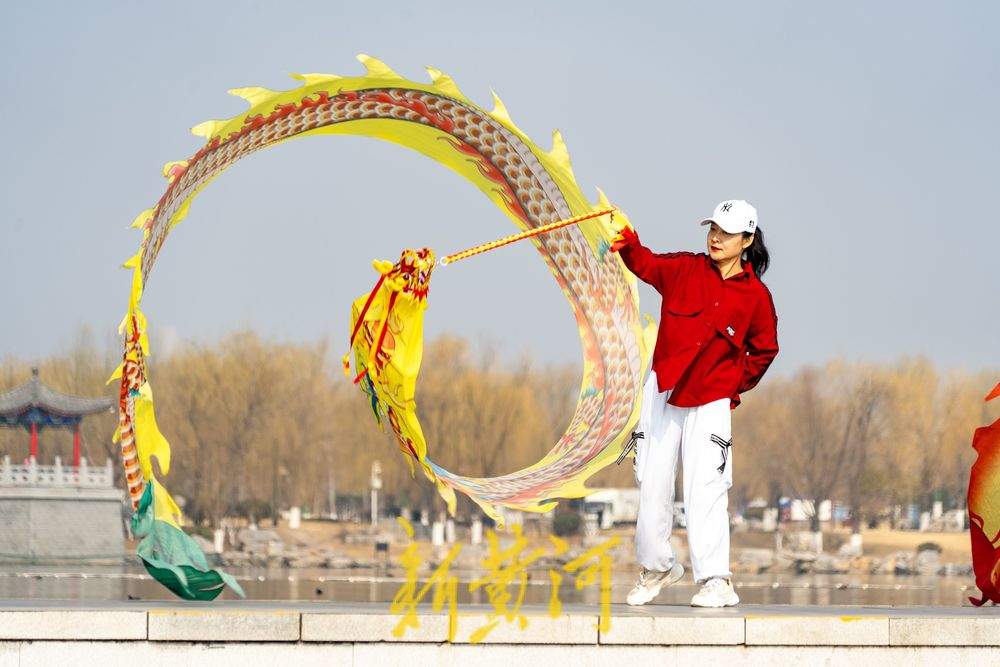 山水交融龙起舞！济南华山湖畔喜迎“龙抬头”