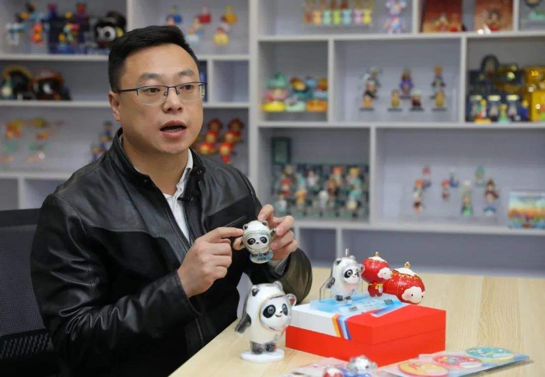 你的潮玩,10件中至少8件来自这个小镇