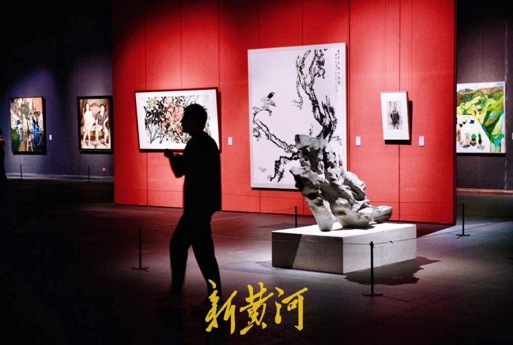 “第八届全国青年美术作品展览巡展（山东站）”在山东美术馆开幕