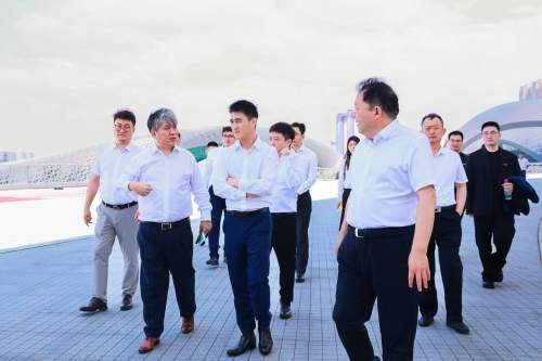 何猷君入主寰聚：丛里·TAI用一场“丛林party” 开启寰聚与星竞威武融合文旅商 
