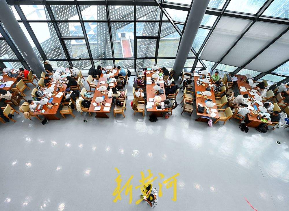 一年四季 泉在济南丨书山墨海里度过别样双节假期