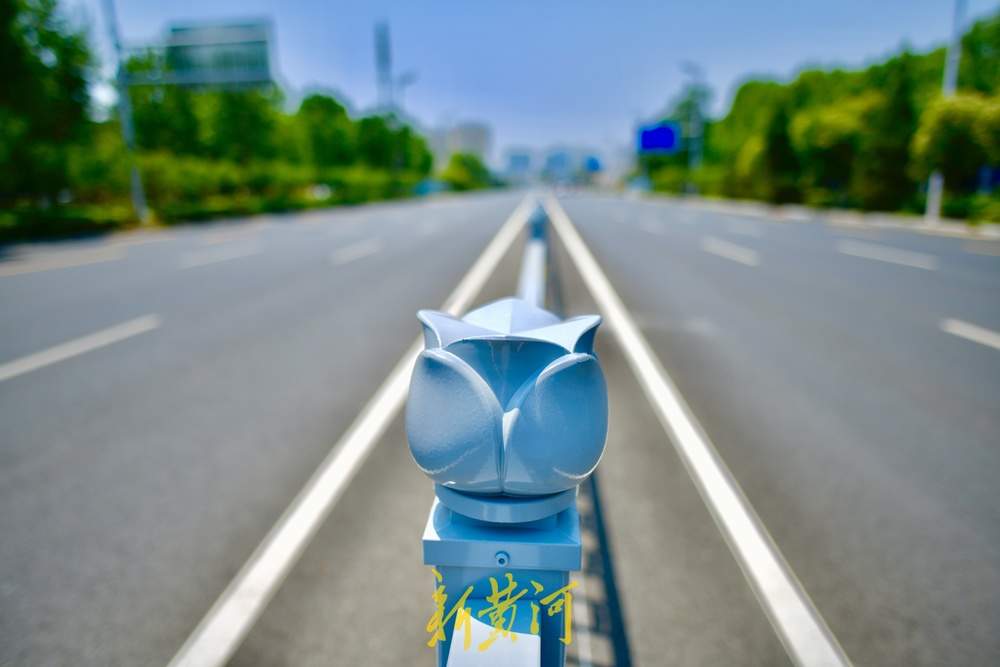 济南工业南路细节提升改造，突出生态环保荷元素主题