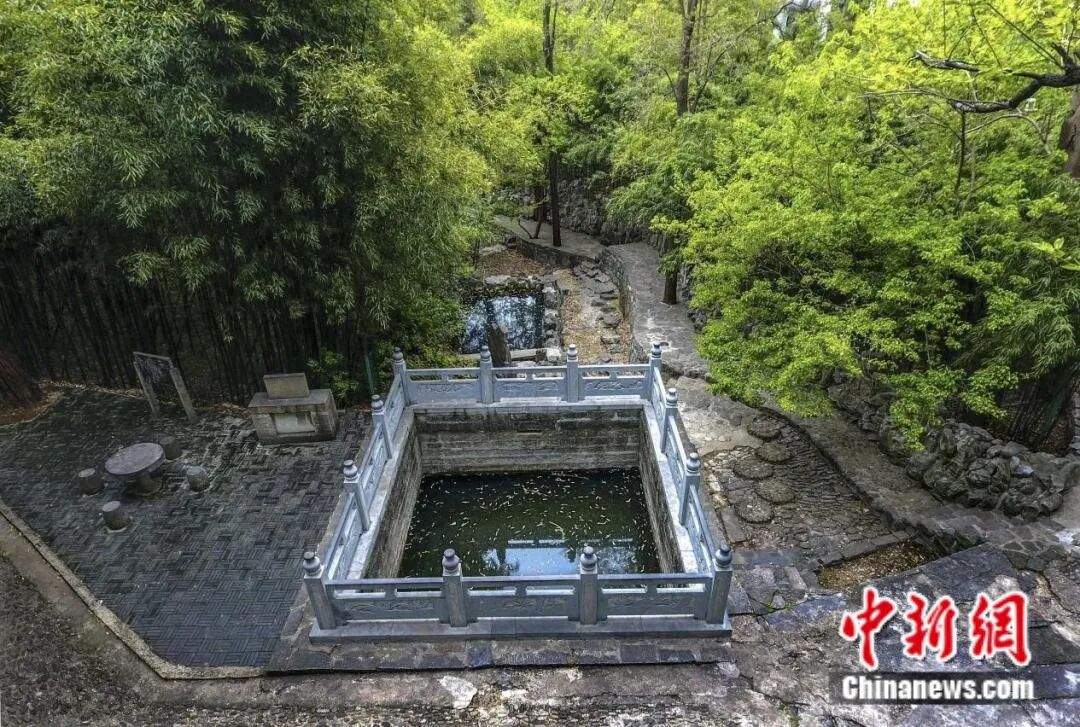 人这一辈子，一定要去济南赏一次泉！