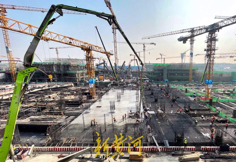 记者直击：济滨高铁建设现场火热 2026年底通车可期