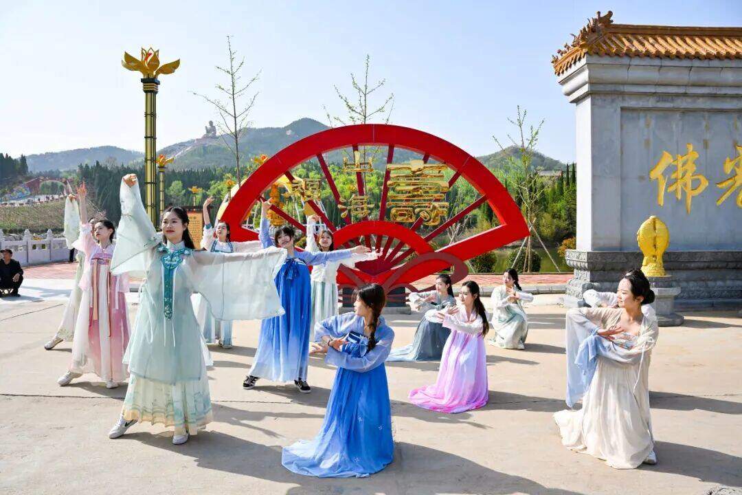 龙口南山旅游景区：双节同庆，乐游南山！