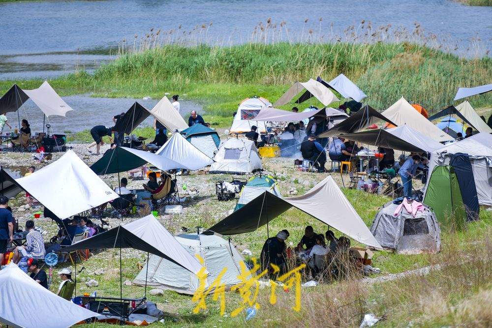 躺“营”做“篷”友 大自然里满满松弛感